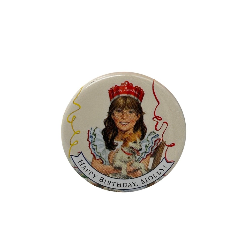 Vintage 1995 Pleasant Company American Girl Molly McIntire Birthday Pin Button‎